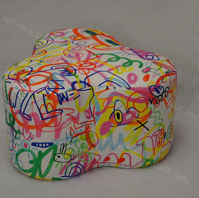 pouf multicouleur